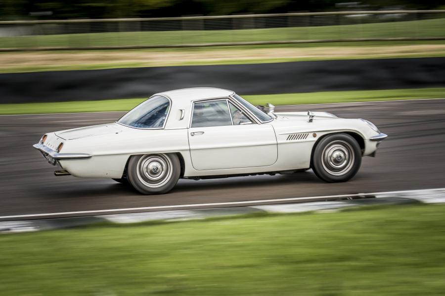  Mazda 110S 1968 года  (фото 14 из 17)